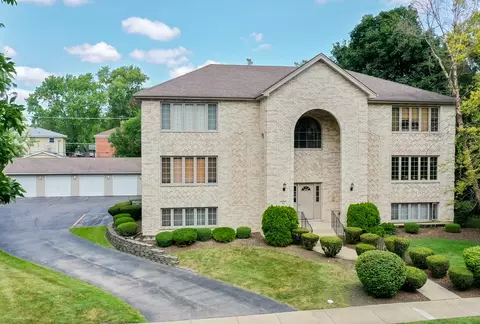 Exterior - 32 E Hattendorf Ave #2B, Roselle, IL 60172 photo 8 of 8