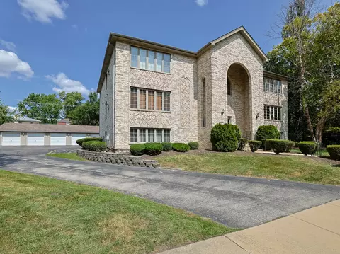 Exterior - 32 E Hattendorf Ave #2B, Roselle, IL 60172 photo 2 of 8