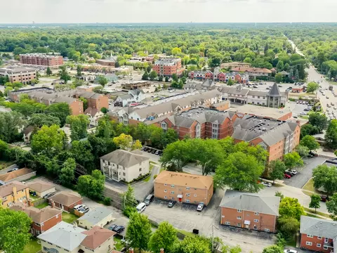 View/Area - 32 E Hattendorf Ave #2B, Roselle, IL 60172 photo 6 of 10
