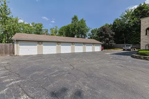 Exterior - 32 E Hattendorf Ave #2B, Roselle, IL 60172 photo 6 of 8