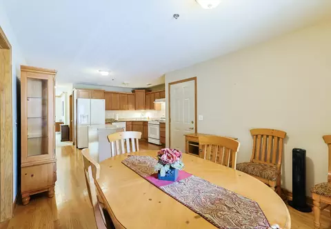 Dining - 32 E Hattendorf Ave #2B, Roselle, IL 60172 photo 2 of 2