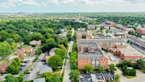 View/Area - 32 E Hattendorf Ave #2B, Roselle, IL 60172 photo 8 of 10