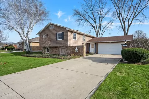 220 Hartway Ct, Montgomery, IL 60538