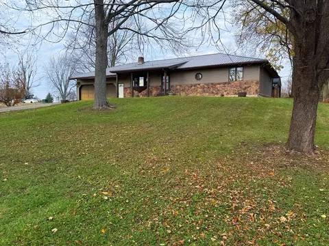 108 N Troy St, Troy Grove, IL 61372