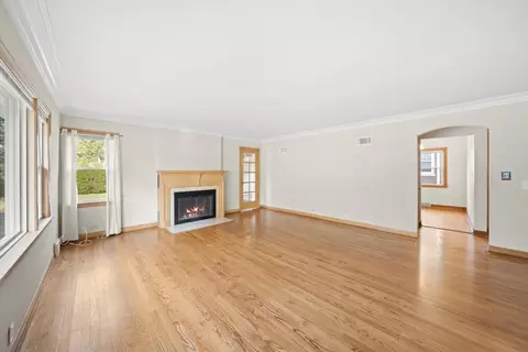 400 Addison Rd, Riverside, IL 60546 photo 8