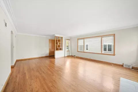 400 Addison Rd, Riverside, IL 60546 photo 6