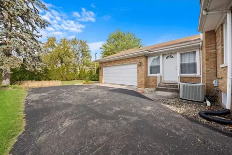 400 Addison Rd, Riverside, IL 60546 photo 3