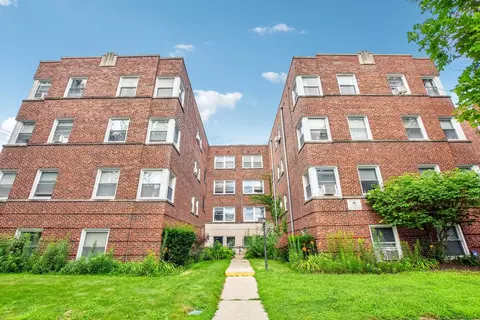 7220 N Claremont Ave #AA, Chicago, IL 60645