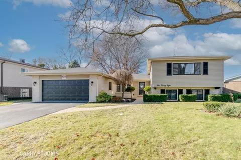 528 N Lancers Dr, Addison, IL 60101