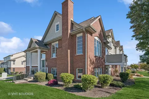 10719 Gabrielle Ln, Orland Park, IL 60462