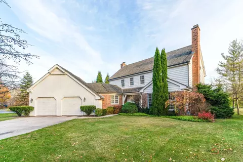 115 W Honeysuckle Rd, Lake Forest, IL 60045