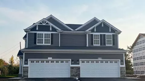 235 Charlestowne Lakes Dr, Saint Charles, IL 60174