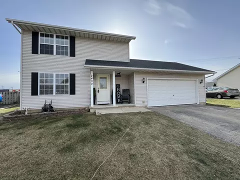 2402 Glen Cir, Sycamore, IL 60178