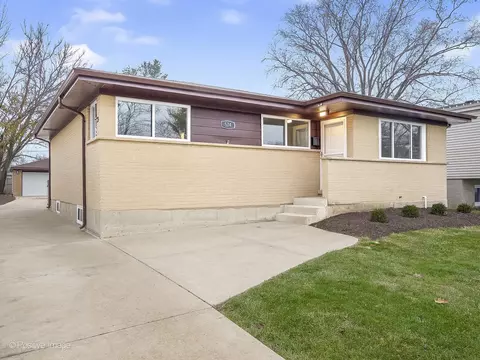574 Coolidge Ave, Glen Ellyn, IL 60137