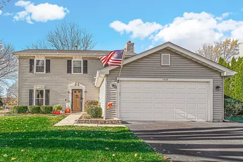 Exterior - 1035 Fox Run Ln, Algonquin, IL 60102 photo 6 of 6