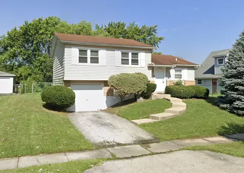 17610 Hillcrest Dr, Country Club Hills, IL 60478