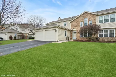27 W404 Melrose Ln, Winfield, IL 60190