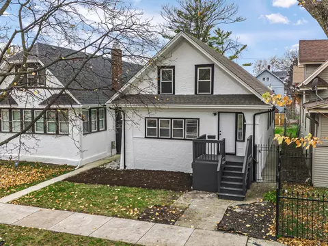 1054 N Lockwood Ave, Chicago, IL 60651