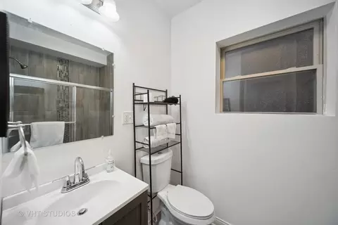 Bath - 434 E 90th St, Chicago, IL 60619 photo 4 of 5