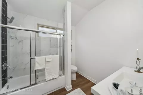 Bath - 434 E 90th St, Chicago, IL 60619 photo 1 of 5