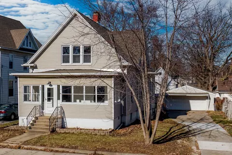 805 W Washington St, Bloomington, IL 61701