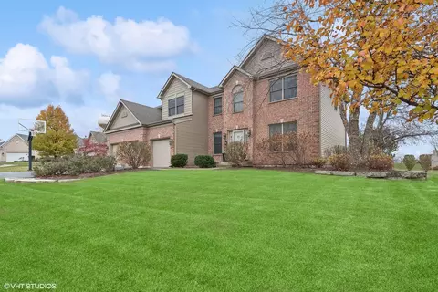 1300 Sandhill Ct, Antioch, IL 60002