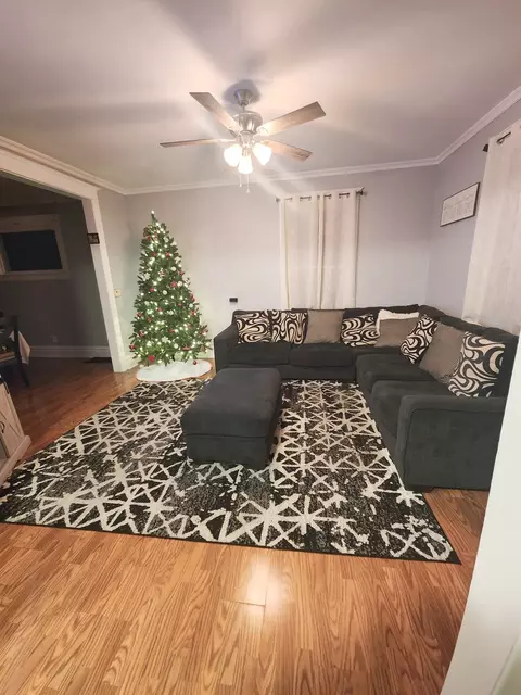 Living - 612 Lafayette St, Aurora, IL 60505 photo 2 of 2
