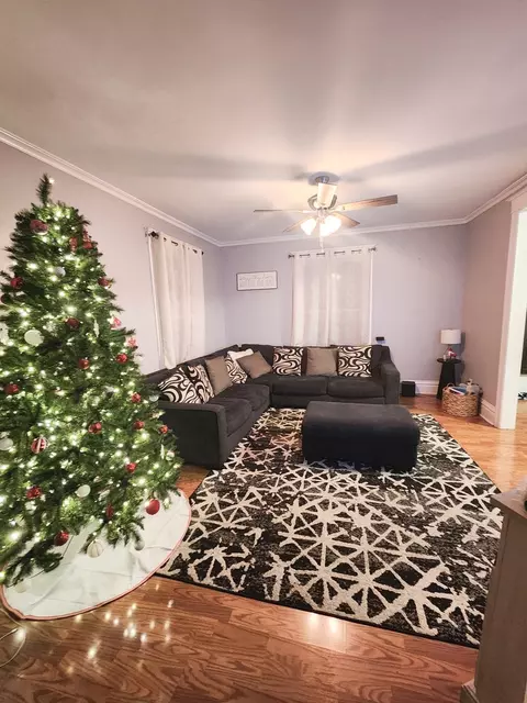 Living - 612 Lafayette St, Aurora, IL 60505 photo 1 of 2