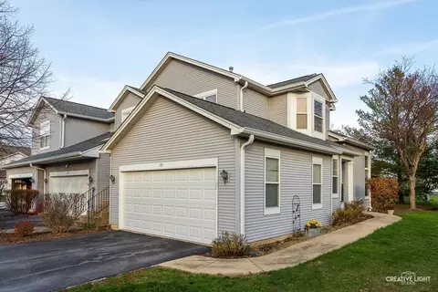 135 Woodland Cir #135, North Aurora, IL 60542