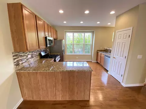 749 Station Blvd, Aurora, IL 60504 photo 4