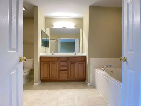 749 Station Blvd, Aurora, IL 60504 photo 22