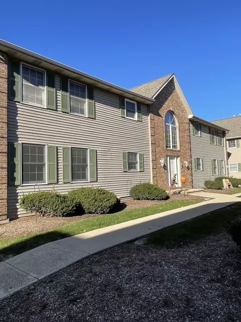 426 S Peace Rd #426, Sycamore, IL 60178