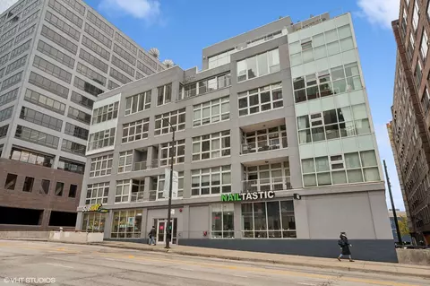 400 N Orleans St #5E, Chicago, IL 60654