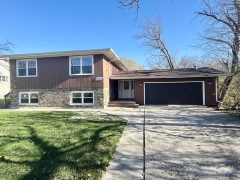 15139 Le Claire Ave, Oak Forest, IL 60452