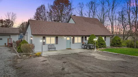 22263 133 Hwy, Oakland, IL 61943