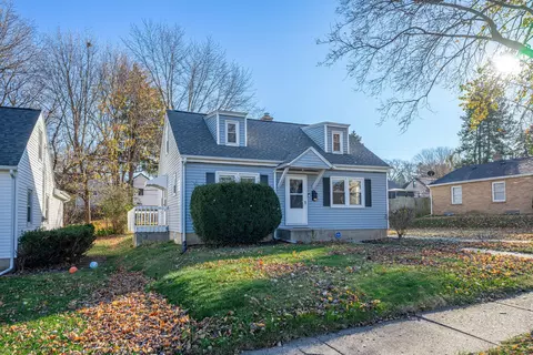 1204 29th St, Rockford, IL 61108