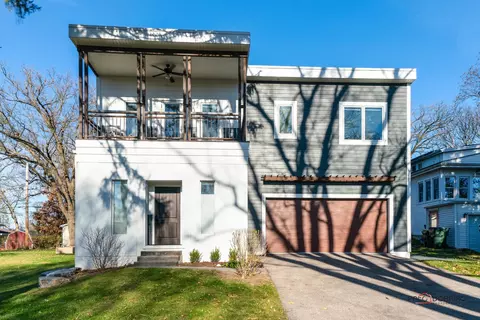 19424 W Fairview Dr, Mundelein, IL 60060