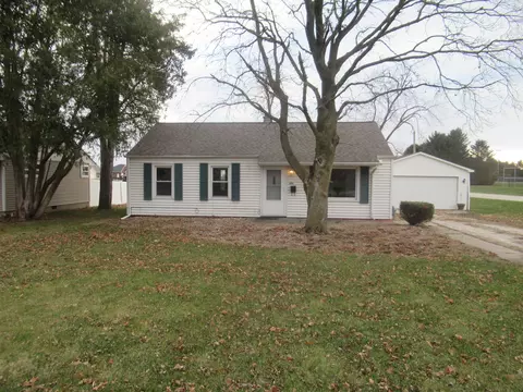 208 S Harrison St, Flanagan, IL 61740