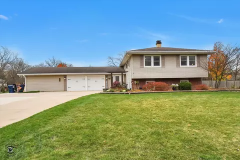 21 W025 Kensington Rd, Lombard, IL 60148
