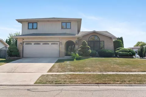 720 Roof Ave, Romeoville, IL 60446