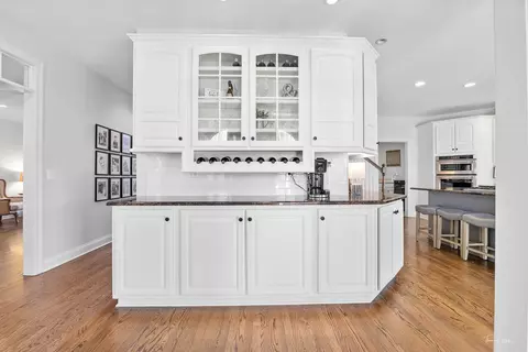 Kitchen - 1300 S Ridge Rd, Willowbrook, IL 60527 photo 4 of 5