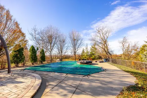 Exterior - 1300 S Ridge Rd, Willowbrook, IL 60527 photo 4 of 6