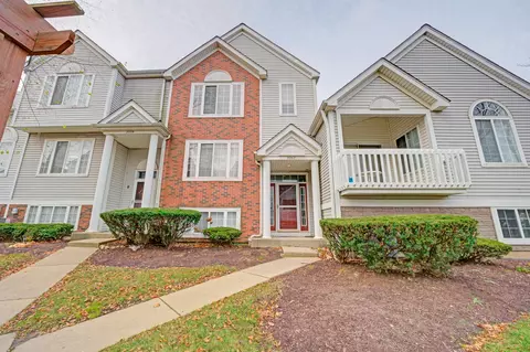 2257 Dawson Ln, Algonquin, IL 60102