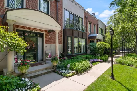 1439 S Prairie Ave #B, Chicago, IL 60605