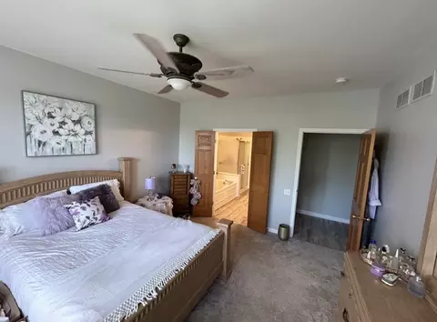 Bedroom - 4 Tiverton Ct, Algonquin, IL 60102 photo 2 of 2