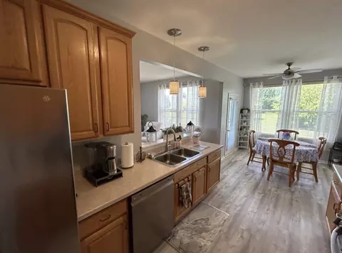 Kitchen - 4 Tiverton Ct, Algonquin, IL 60102 photo 3 of 3