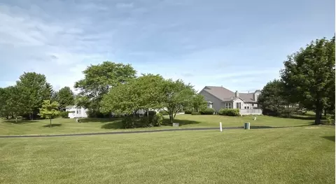 Exterior - 4 Tiverton Ct, Algonquin, IL 60102 photo 8 of 8