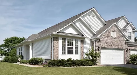 4 Tiverton Ct, Algonquin, IL 60102