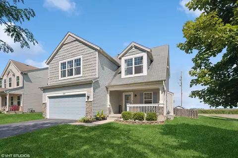 215 E Clover Ave, Cortland, IL 60112