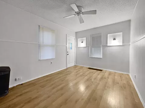 658 Algona Ave, Elgin, IL 60120 photo 5